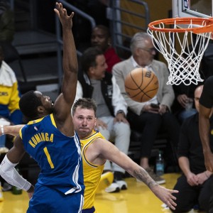 逢低买入库明加？湖人筹码不符合勇士需求 交易需要拉入第三方